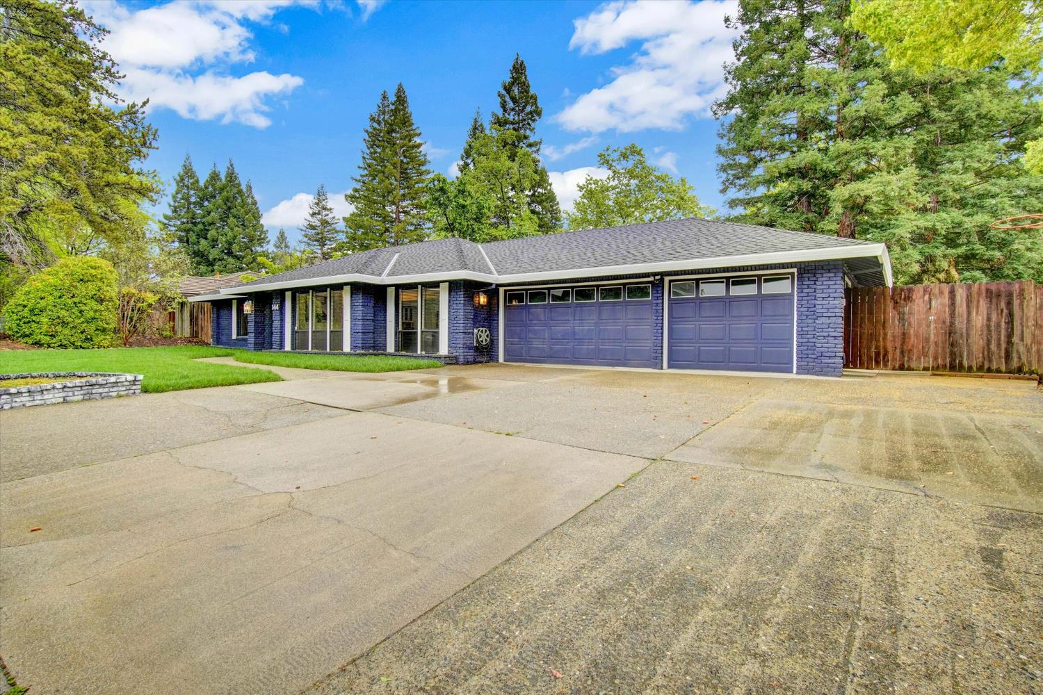 144 W Gold Creek Circle