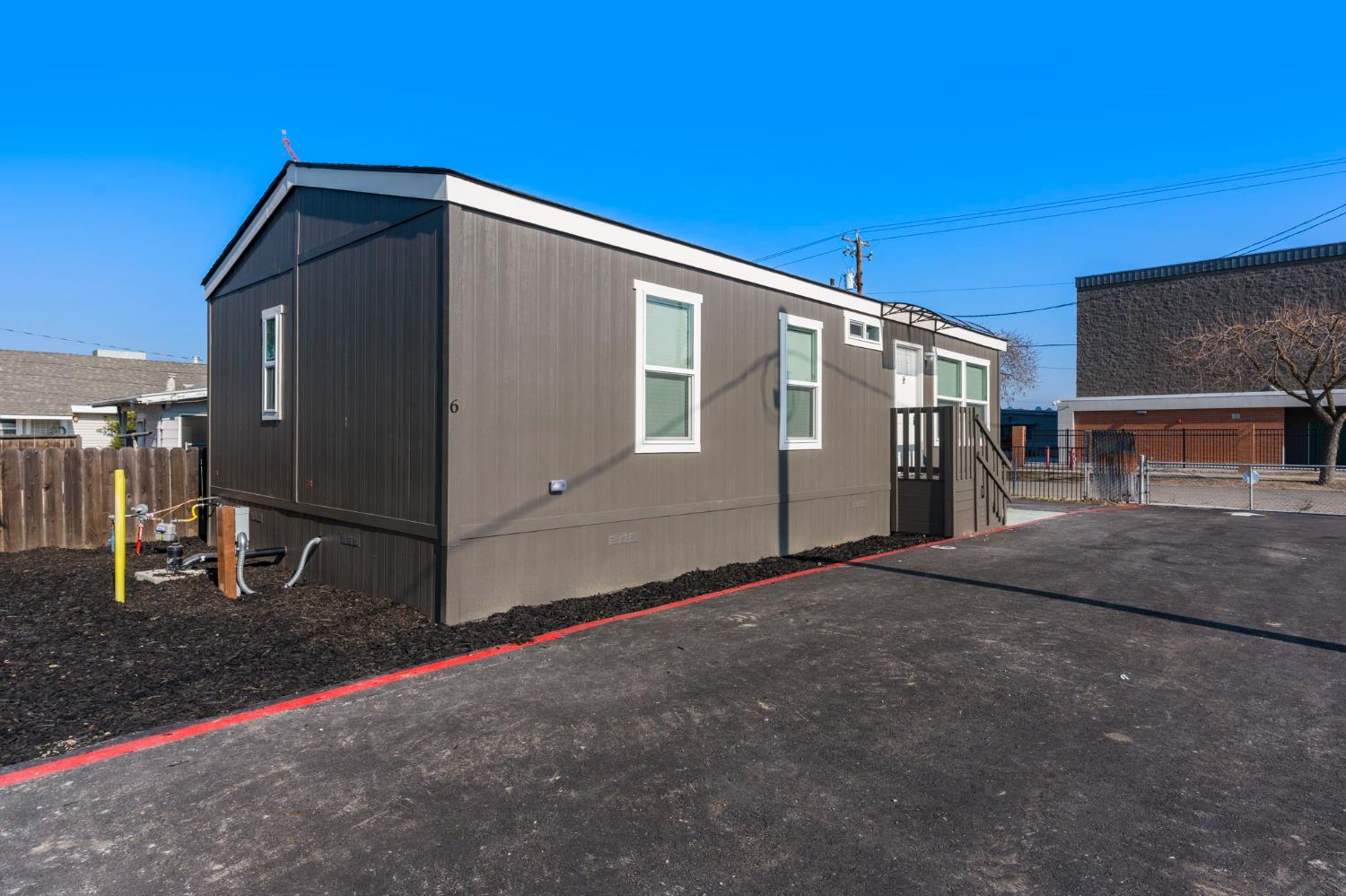 317 Moffat Boulevard 6