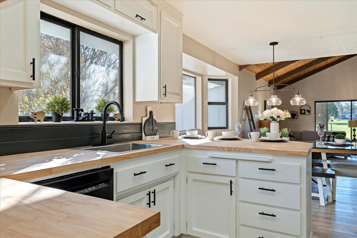 Penn Valley, California 95946, United States, 3 Bedrooms Bedrooms, ,2 BathroomsBathrooms,Residential,Active,5334