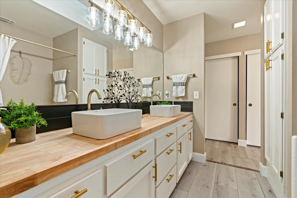 Penn Valley, California 95946, United States, 3 Bedrooms Bedrooms, ,2 BathroomsBathrooms,Residential,Active,5334