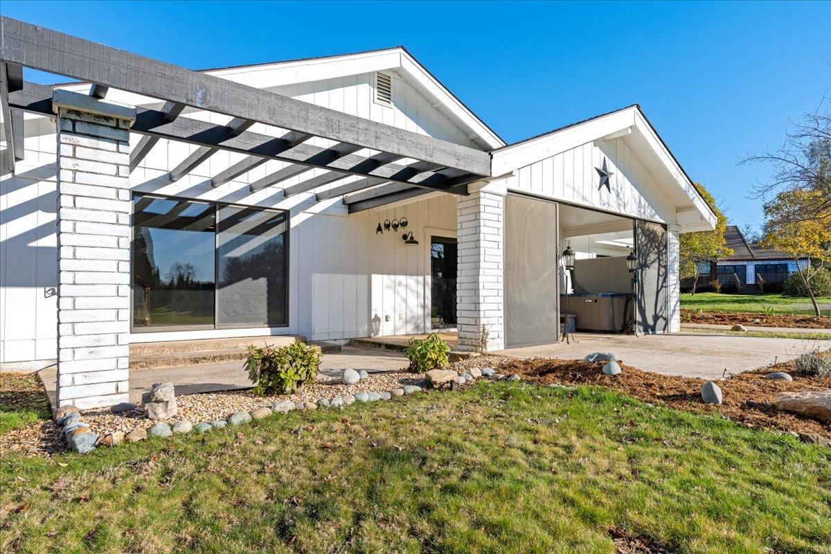 Penn Valley, California 95946, United States, 3 Bedrooms Bedrooms, ,2 BathroomsBathrooms,Residential,Active,5334