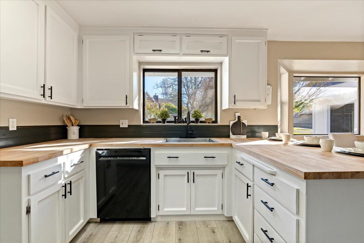 Penn Valley, California 95946, United States, 3 Bedrooms Bedrooms, ,2 BathroomsBathrooms,Residential,Active,5334