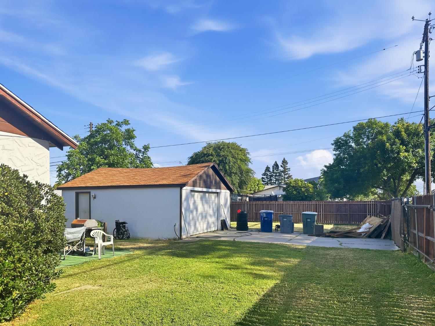 1643 W Andrews Avenue - Photo 3