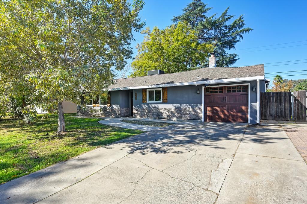 1345 Gladstone Drive