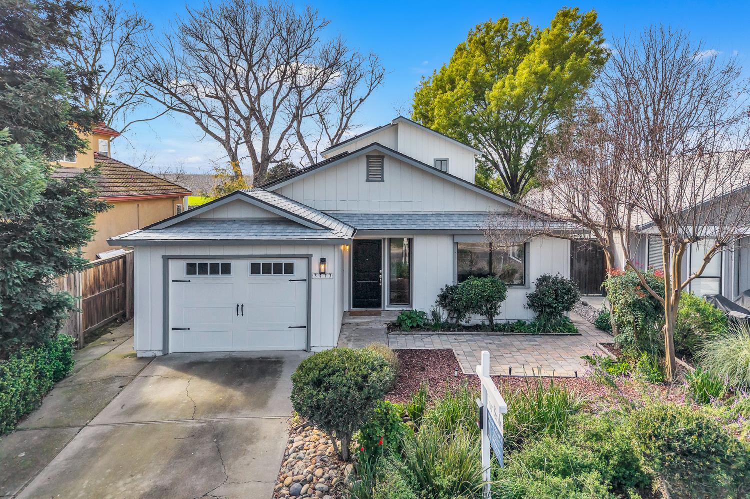 3413 Oyster Bay Avenue