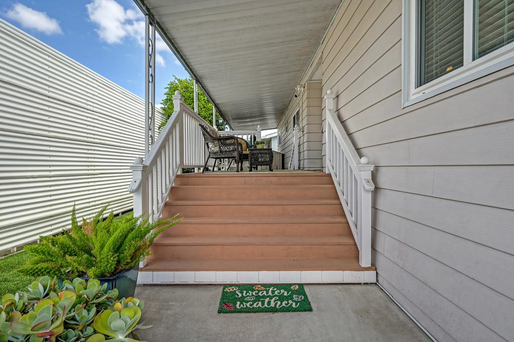 6216 Lurline Avenue 111