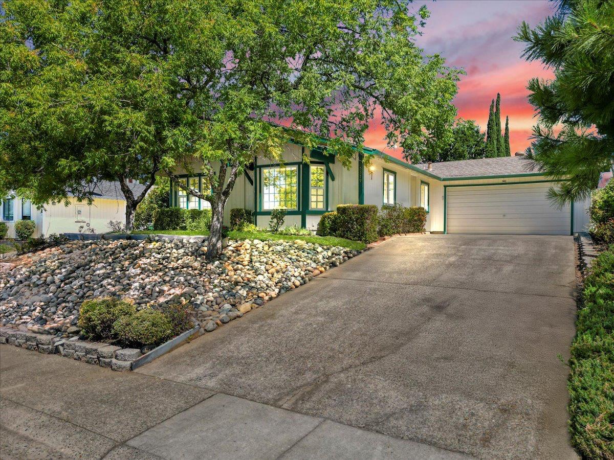 5379 Skycrest Drive