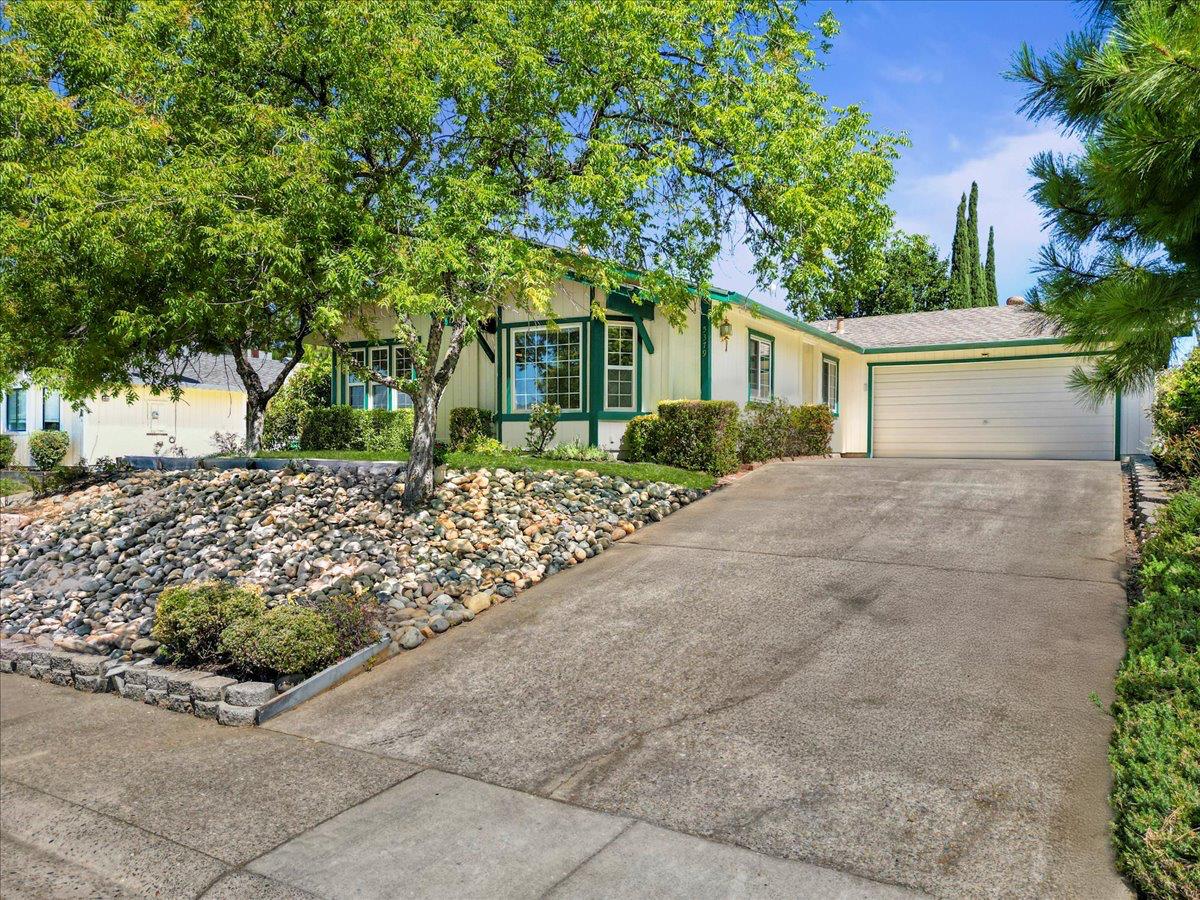 5379 Skycrest Drive
