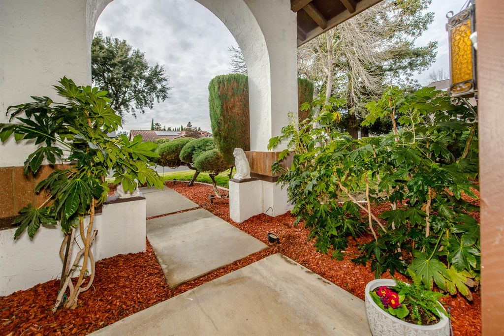 Photo of 1631 Inverness Drive, Woodland, CA 95695 (MLS # 226020219)