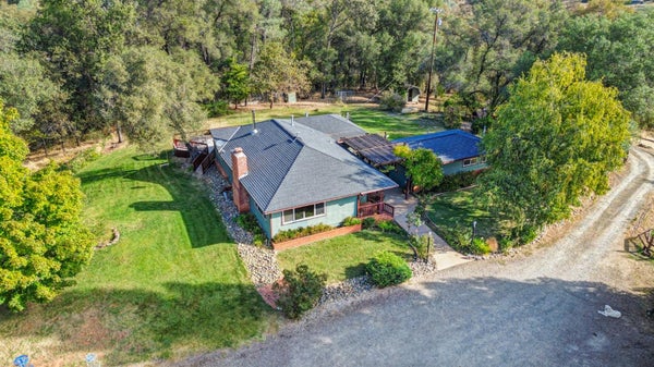 10131 CARRIAGE RD, GRASS VALLEY, CA 95949 - Image 3fbfd6bc6c674bea5d15d2e236a6d413/3740189536