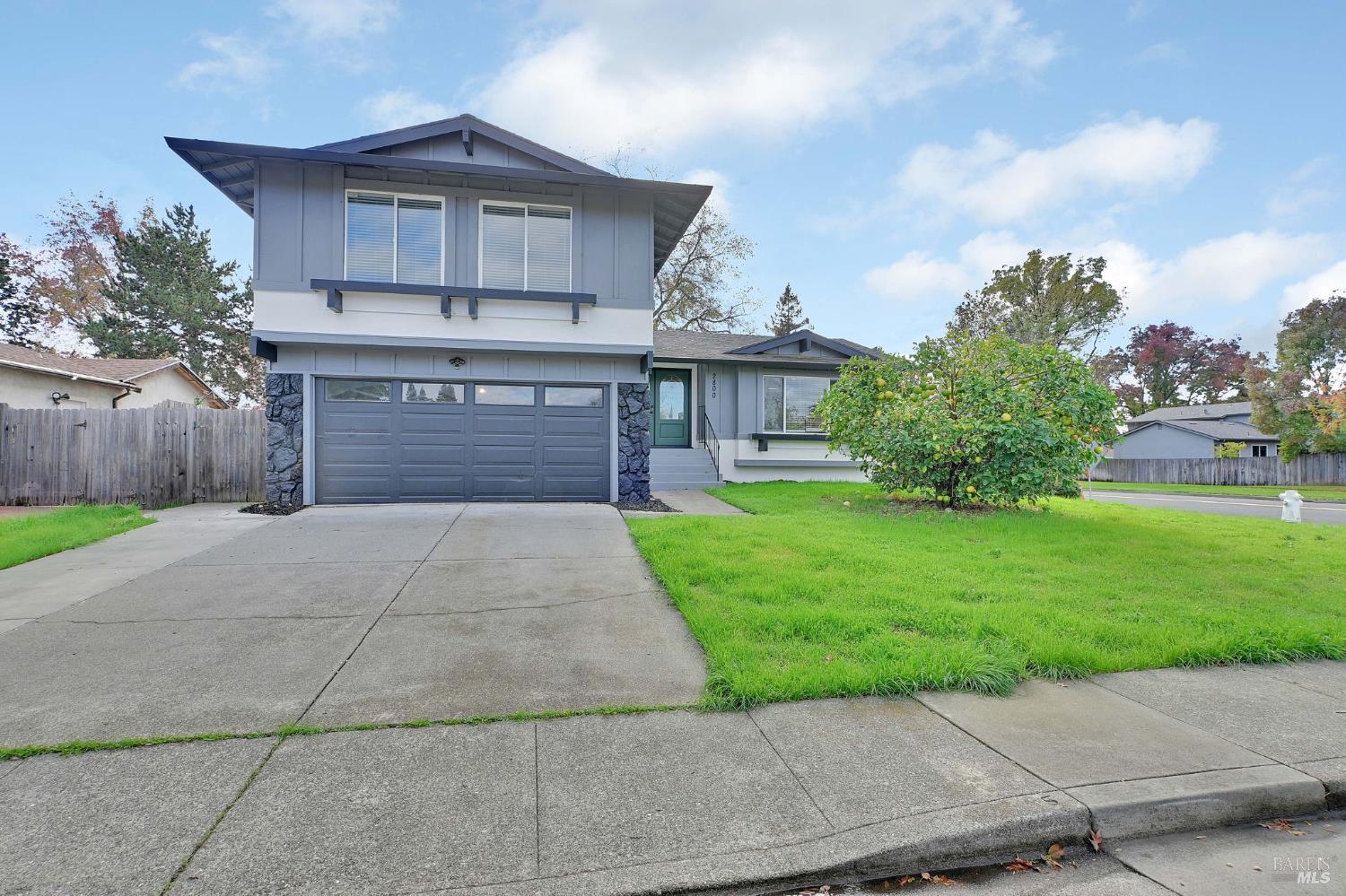 2800 Elmhurst Circle