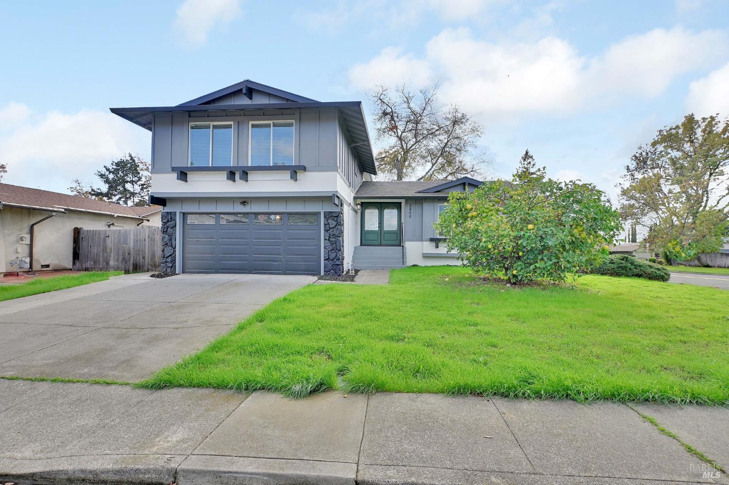 2800 Elmhurst Circle