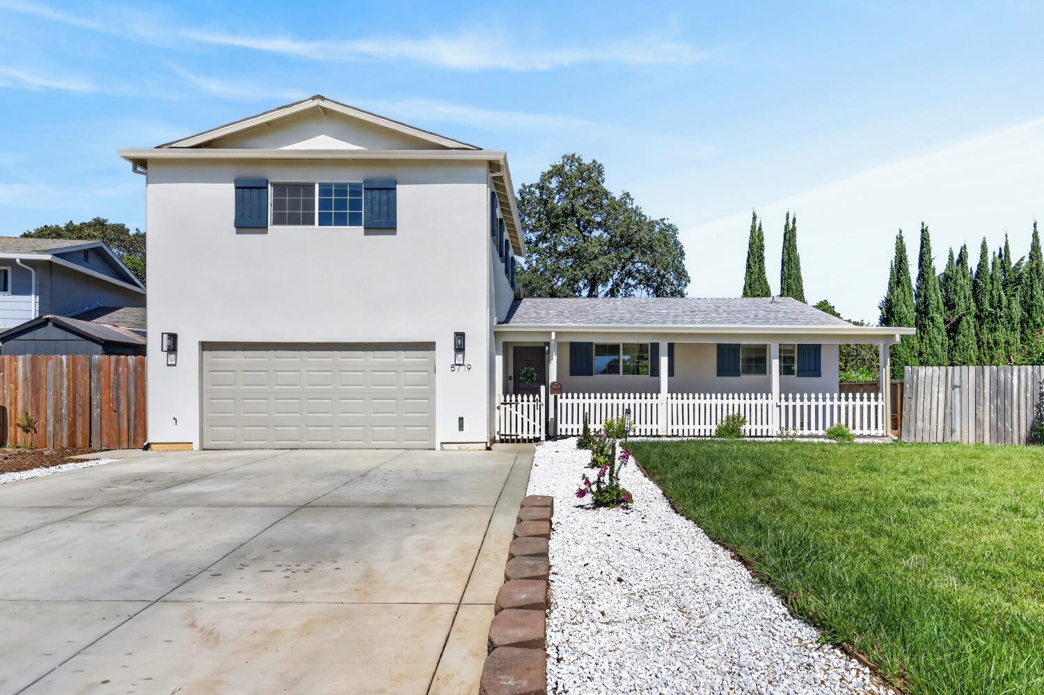 5719 Mangrove Ct