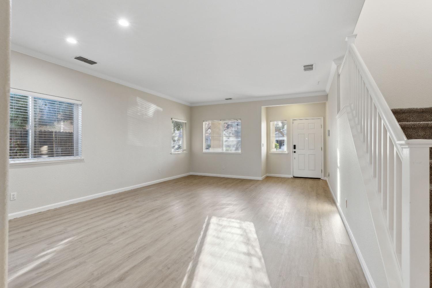 2520 Carnival Drive
