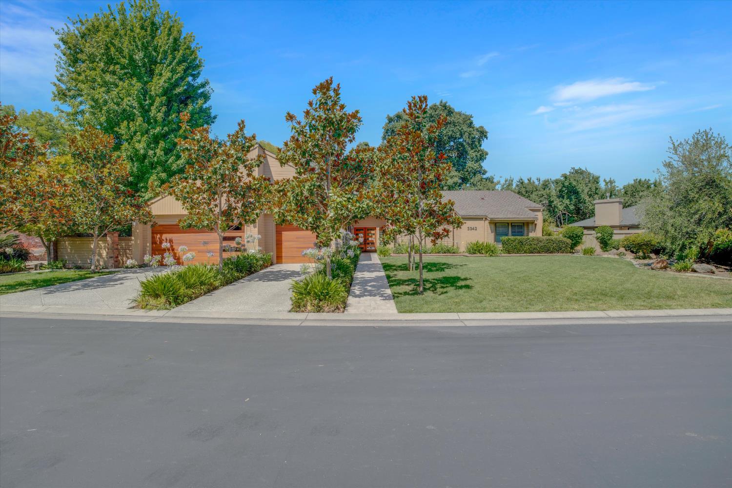3342 Cove Circle