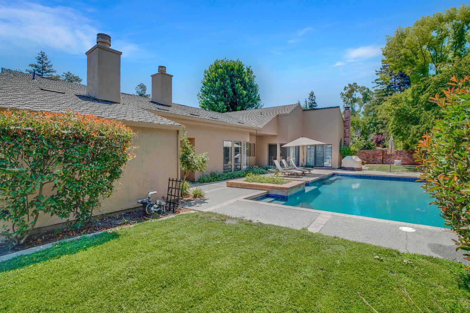 3342 Cove Circle