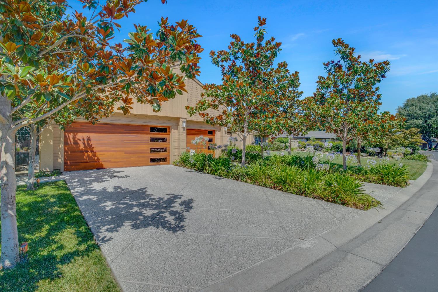 3342 Cove Circle