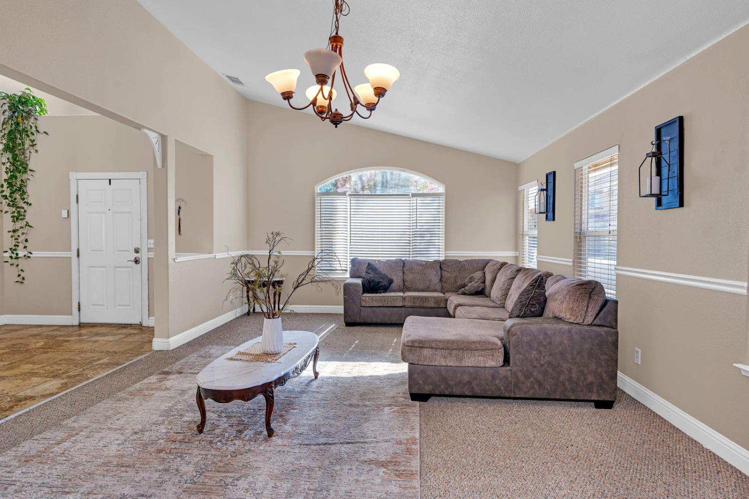 Los Banos, California 93635, United States, 4 Bedrooms Bedrooms, ,3 BathroomsBathrooms,Residential,Active,242139