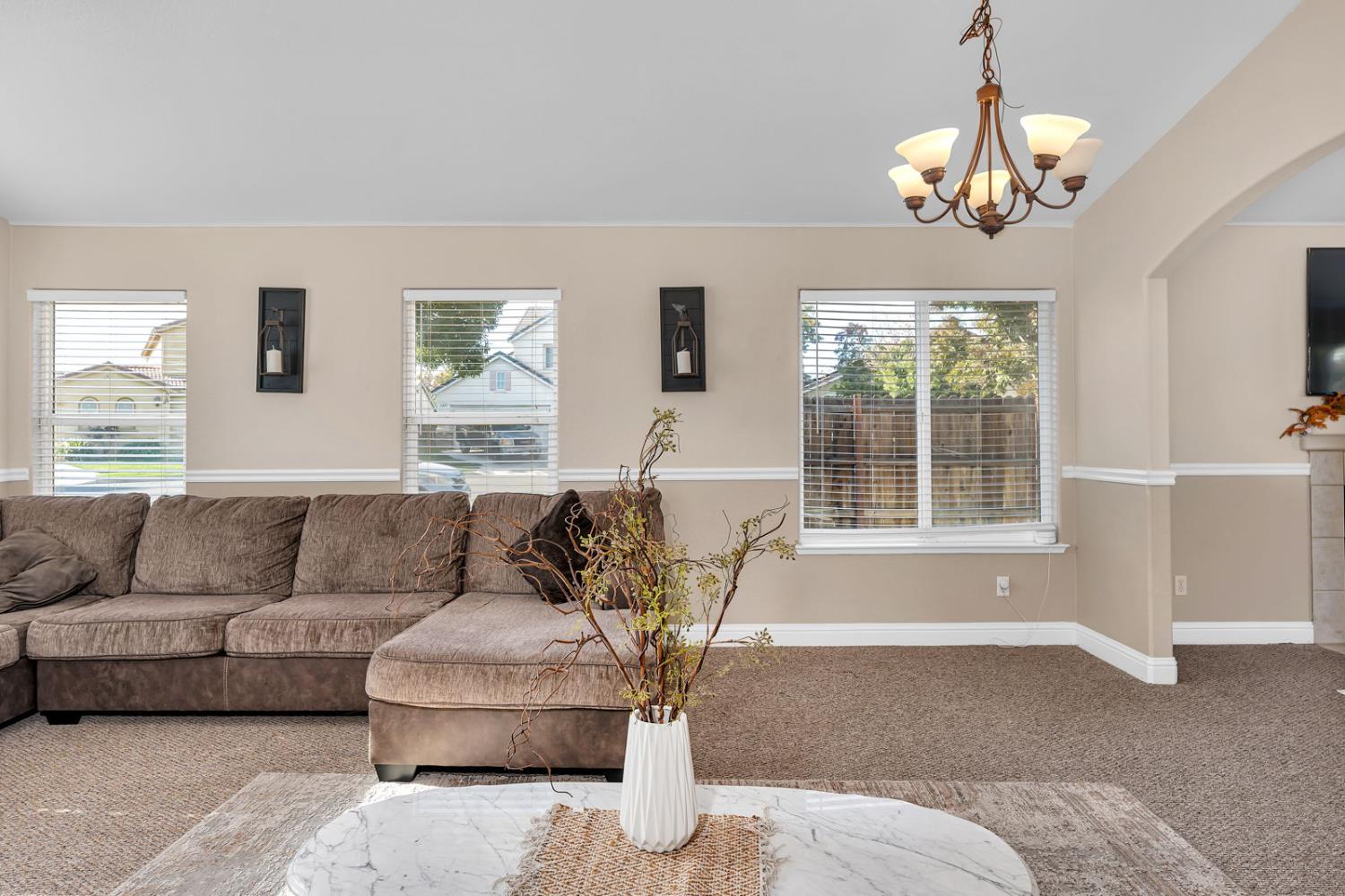 Los Banos, California 93635, United States, 4 Bedrooms Bedrooms, ,3 BathroomsBathrooms,Residential,Active,242139