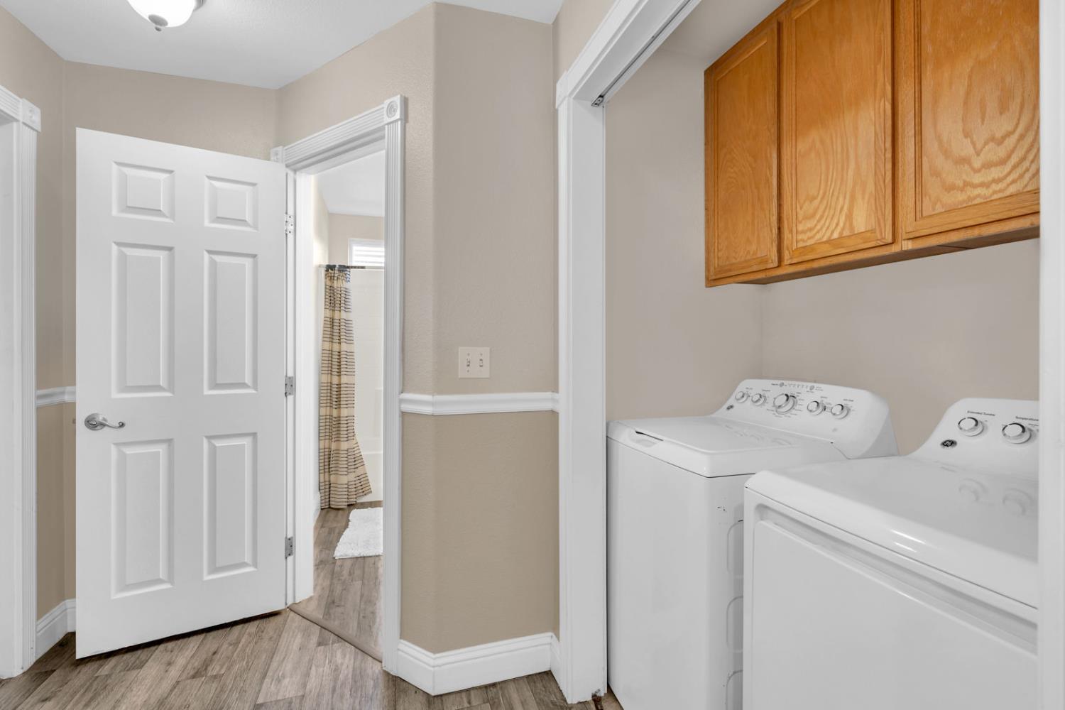 Los Banos, California 93635, United States, 4 Bedrooms Bedrooms, ,3 BathroomsBathrooms,Residential,Active,242139