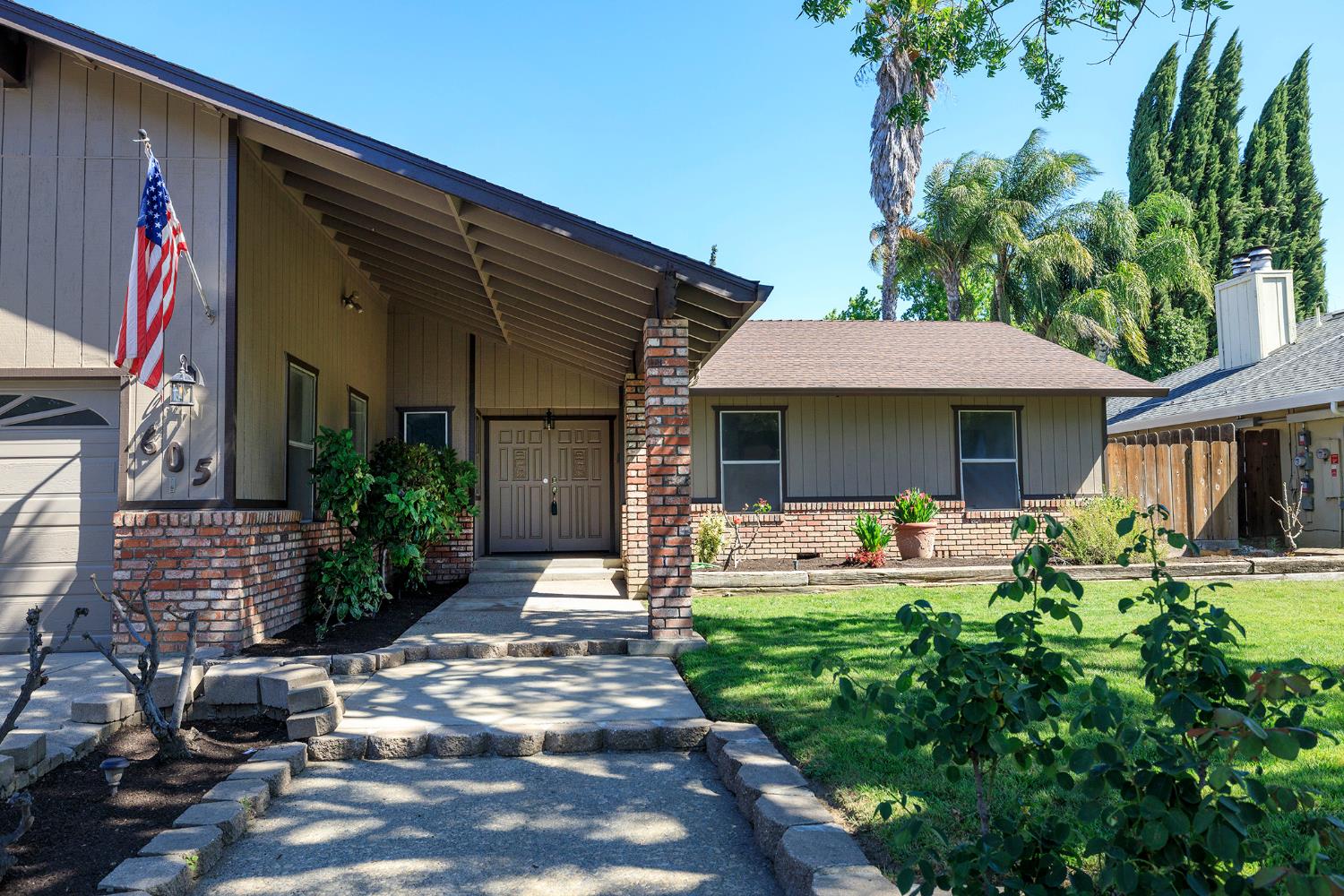 605 W Union