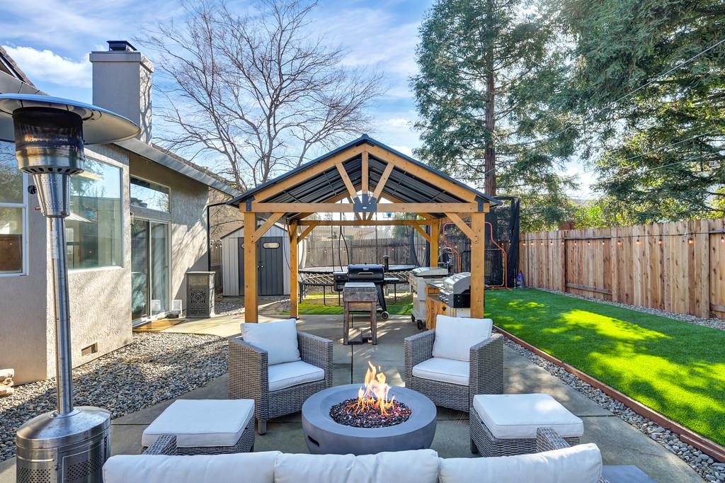 1900 Avenida Martina