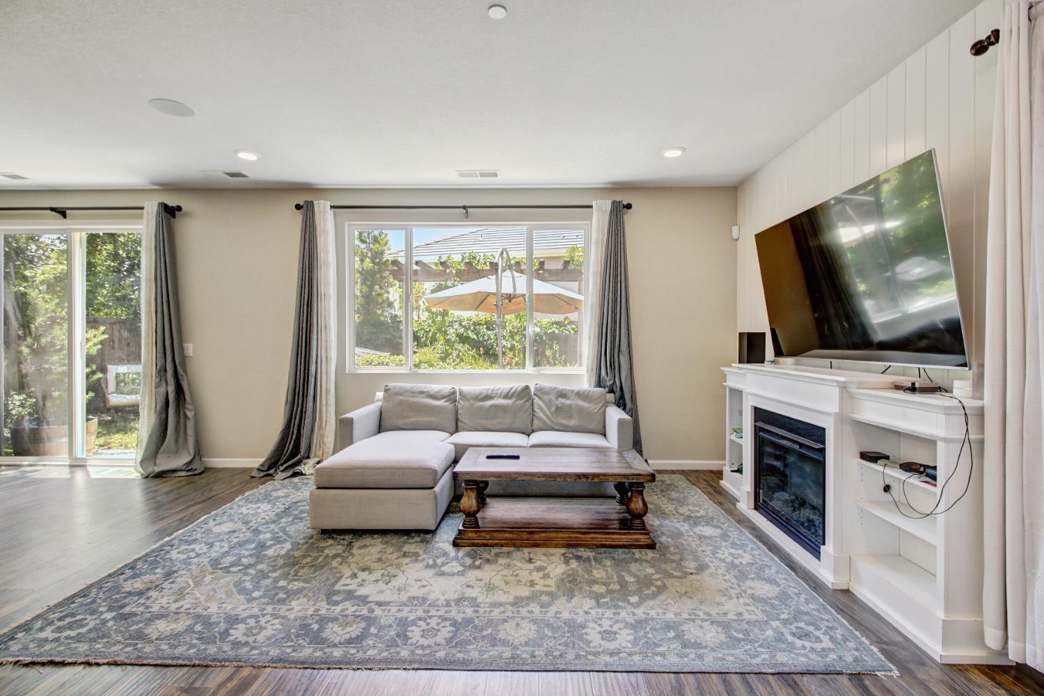 6161 Mehrten Circle