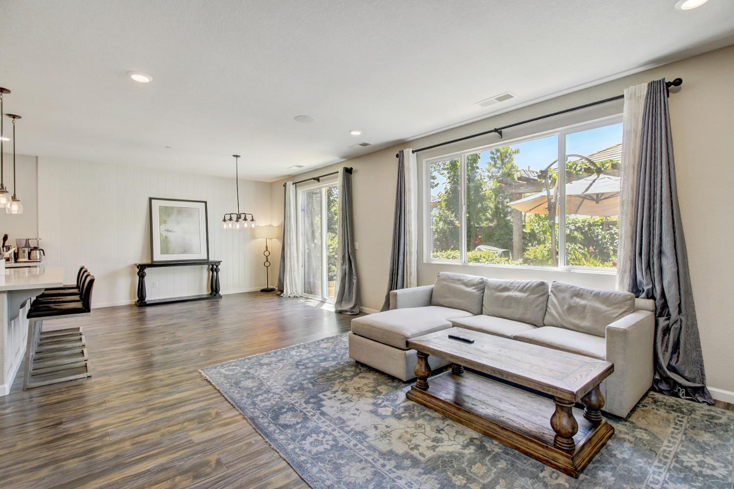 6161 Mehrten Circle
