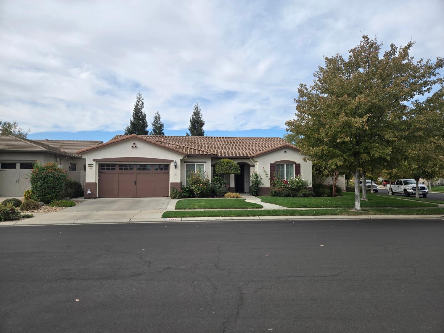 2489 Pepper Tree Lane