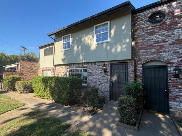 1920 Benita Drive 2