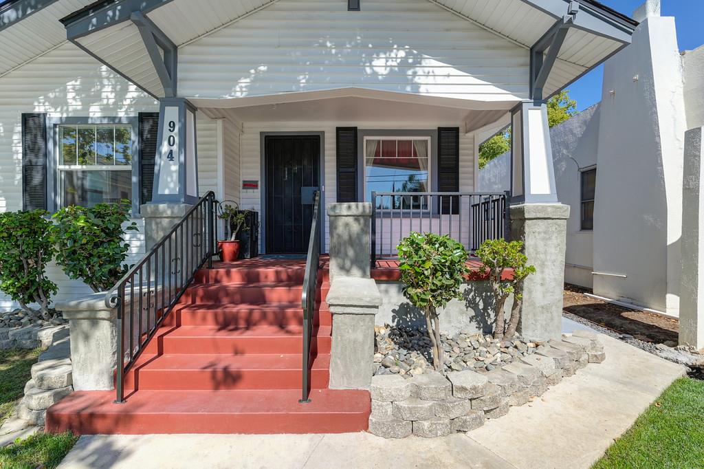 904 33rd Street