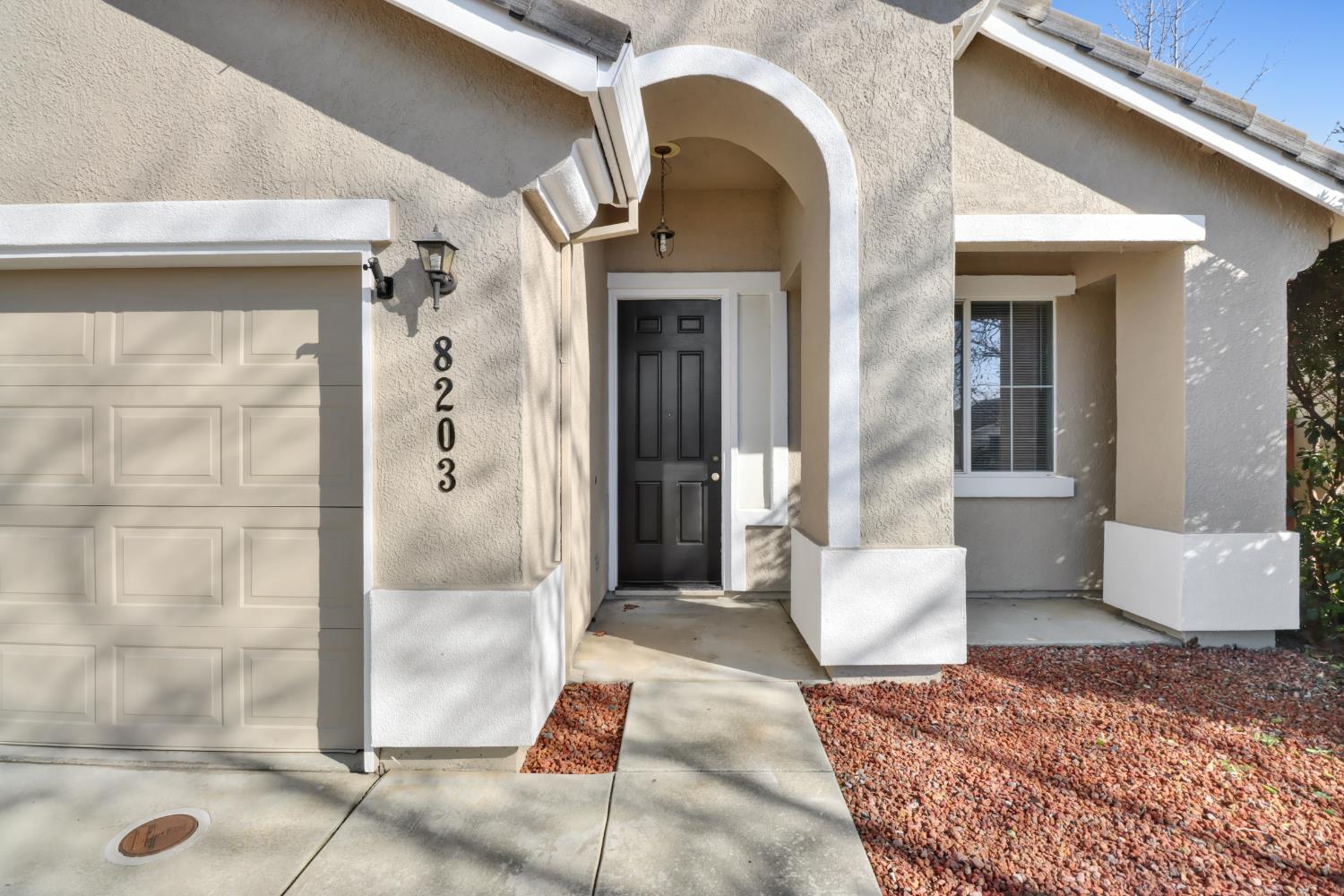 8203 Gardenside Court