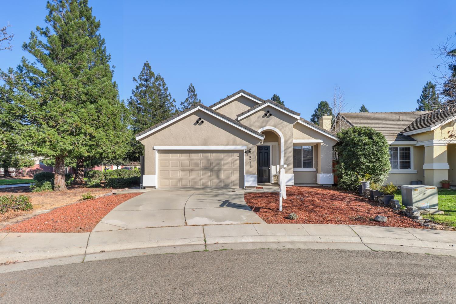 8203 Gardenside Court