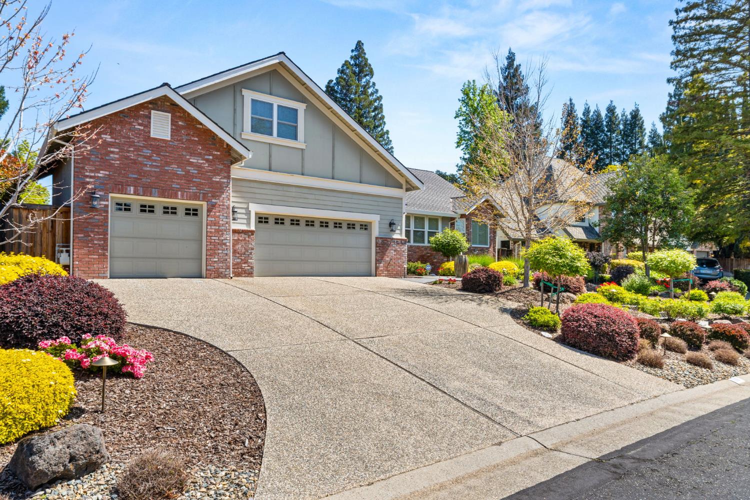 108 Oak Rim Way