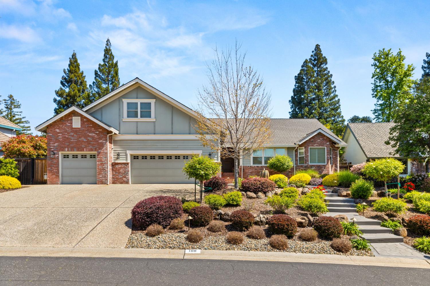 108 Oak Rim Way
