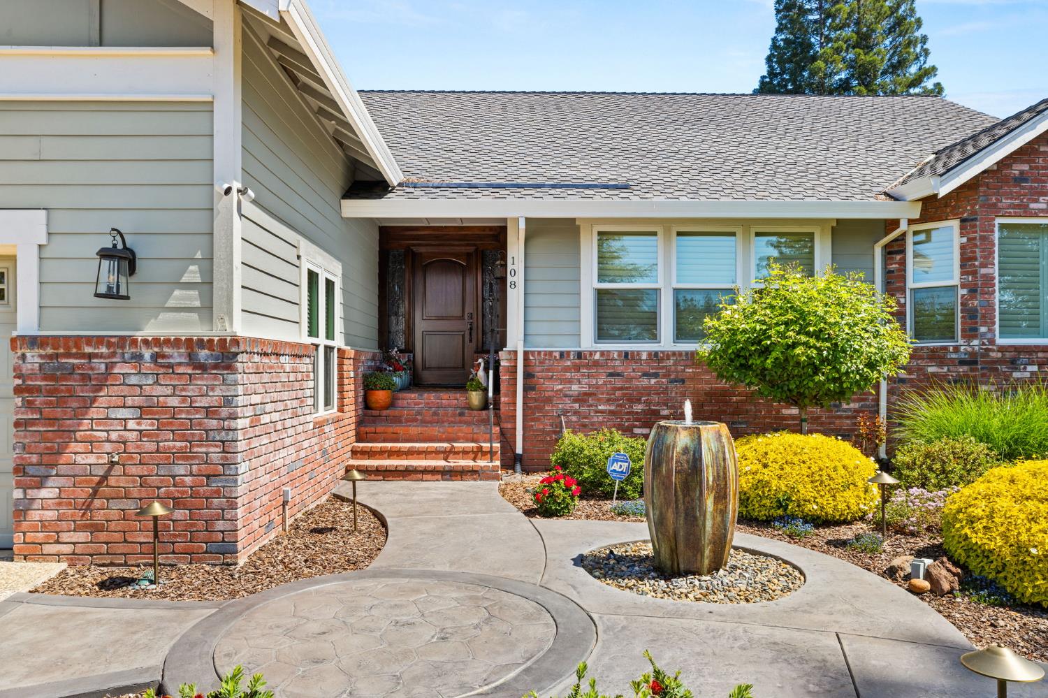 108 Oak Rim Way