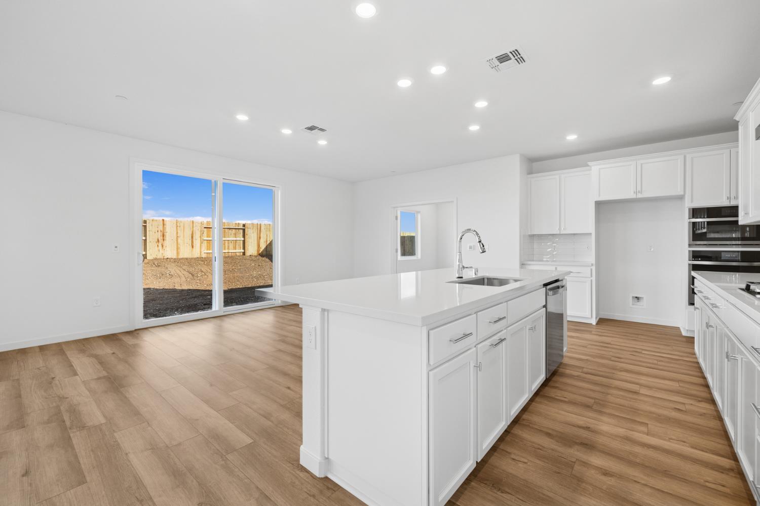 12205 Hetch Hechy Drive