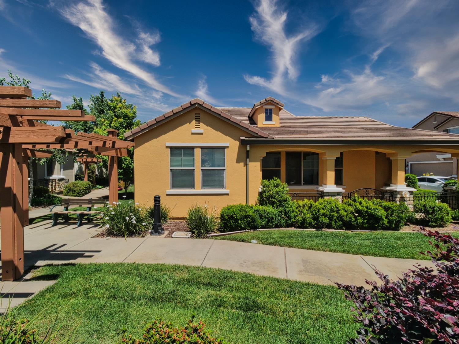 1048 Cabris Lane
