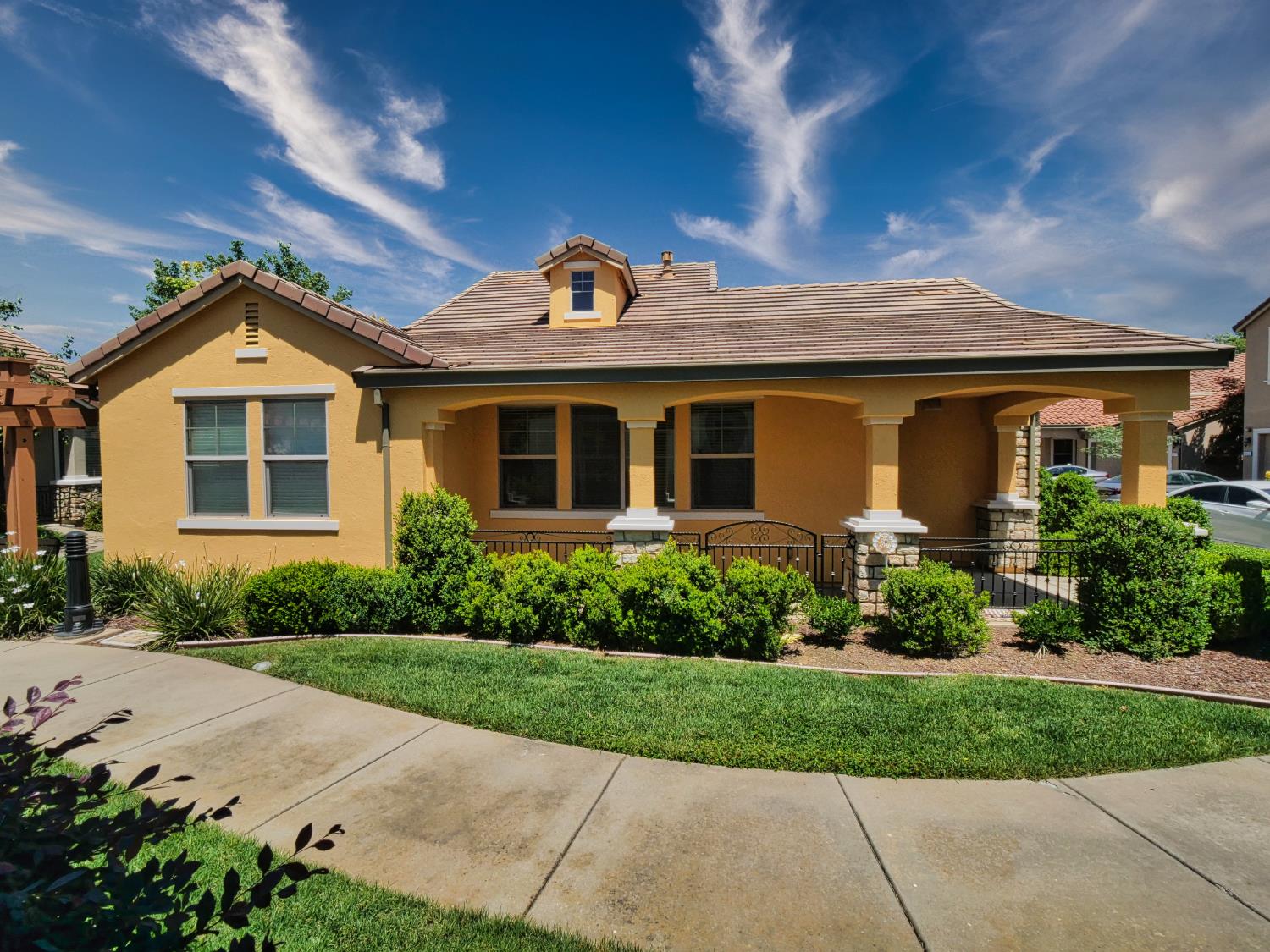 1048 Cabris Lane