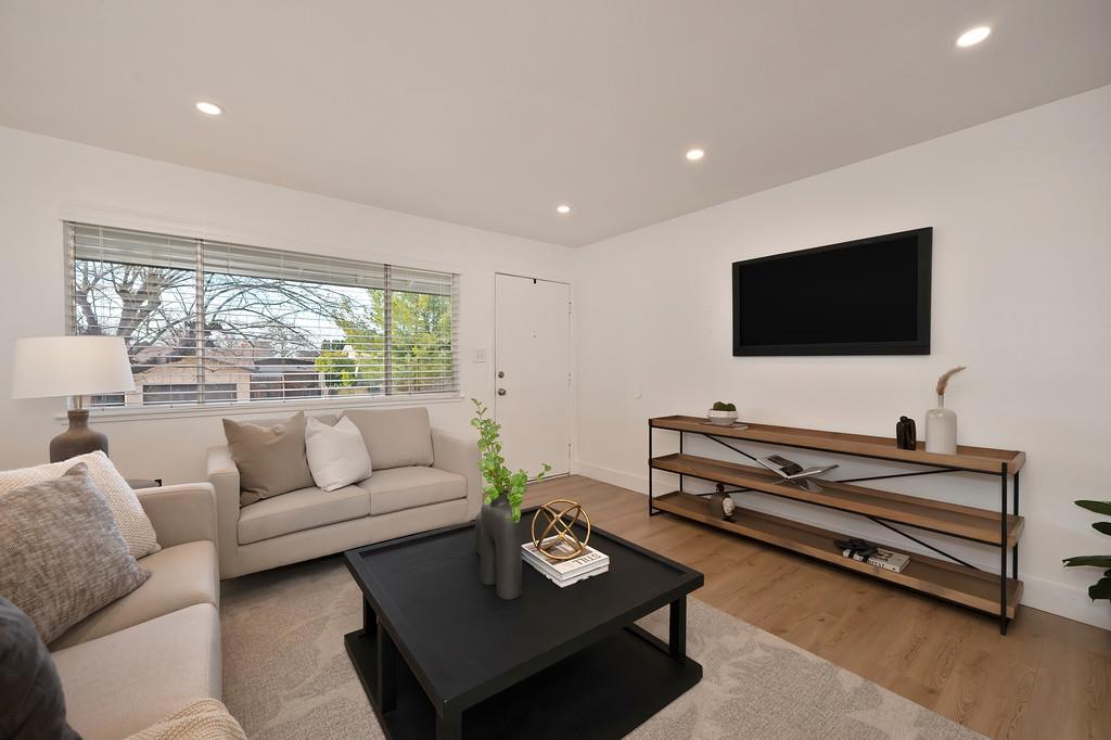 9757 Beachwood Drive