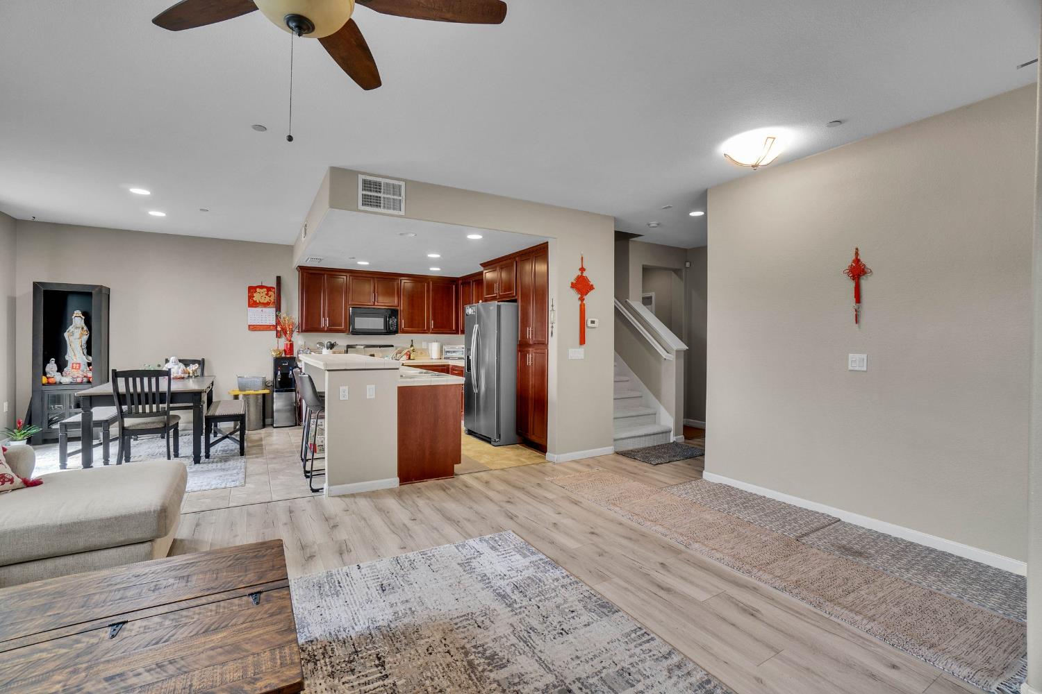 5301 E Commerce Way 8103