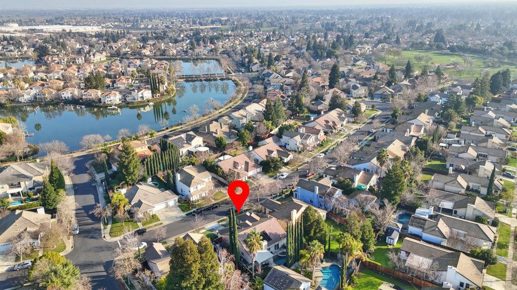 Photo of 3404 Grimshaw Way, Elk Grove, CA 95758 (MLS # 226007085)