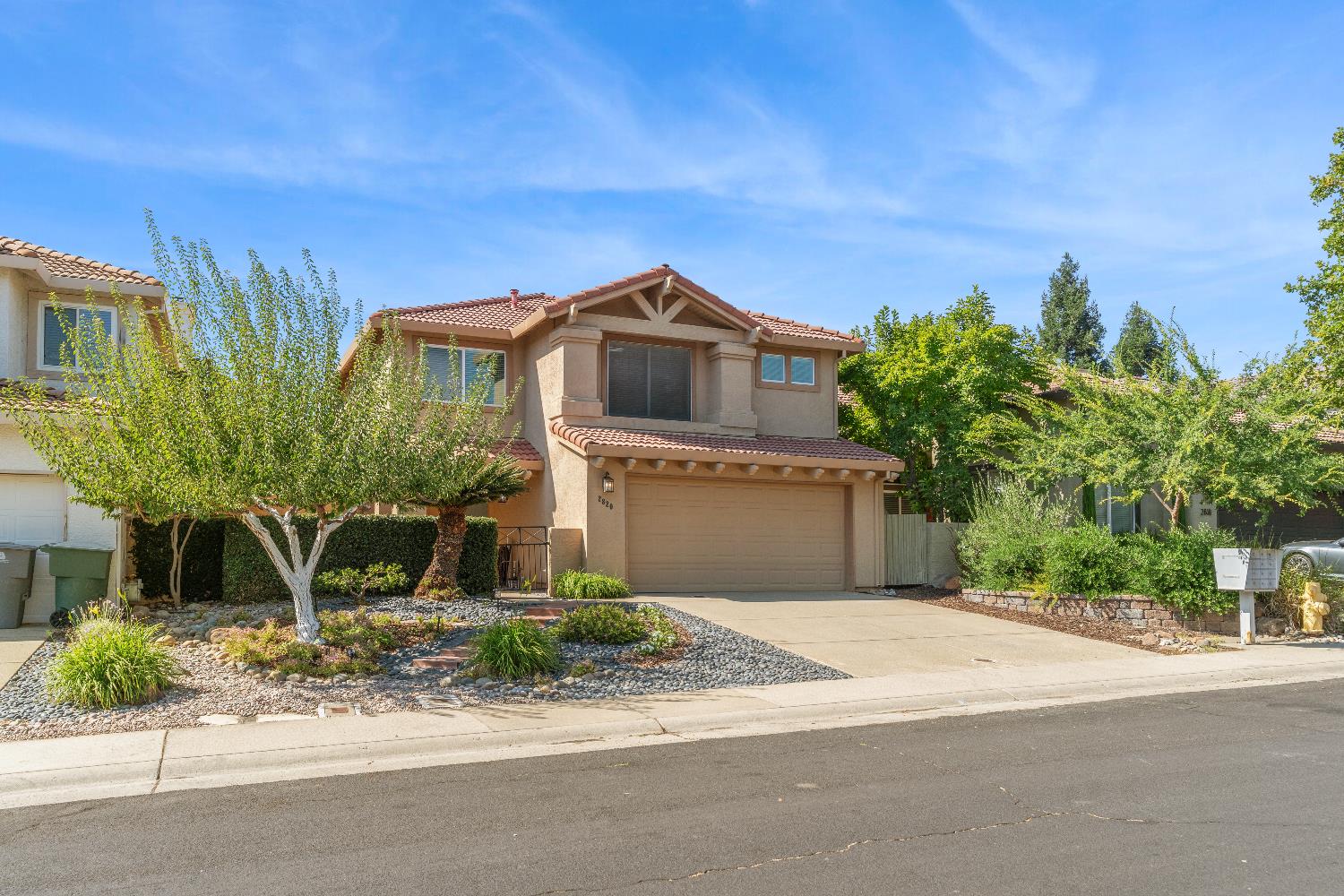 2820 Catalina Drive