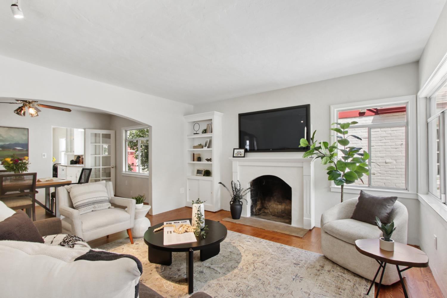 2728 Harkness Street