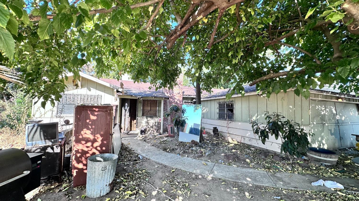 5733 La Field Drive