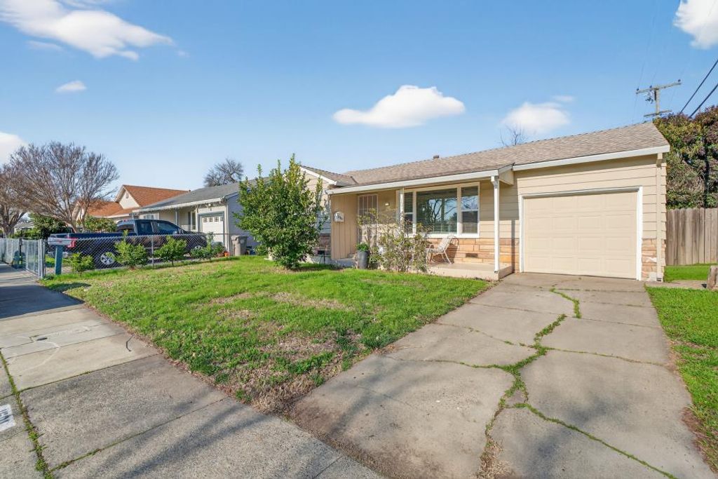 Photo of 1501 Dickson Street, Sacramento, CA 95822 (MLS # 226006065)
