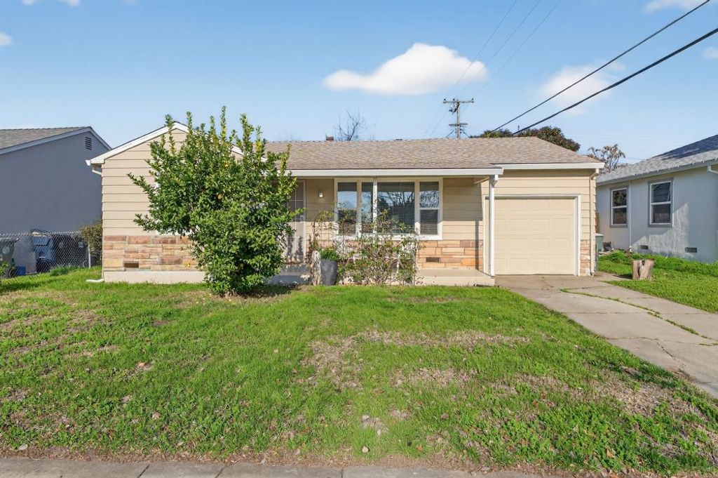 Photo of 1501 Dickson Street, Sacramento, CA 95822 (MLS # 226006065)