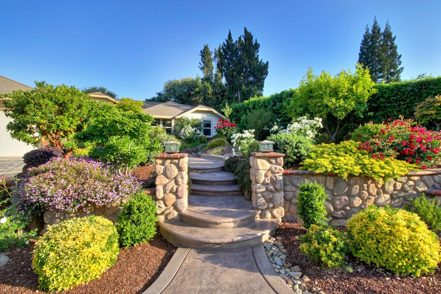 106 River Ridge Court