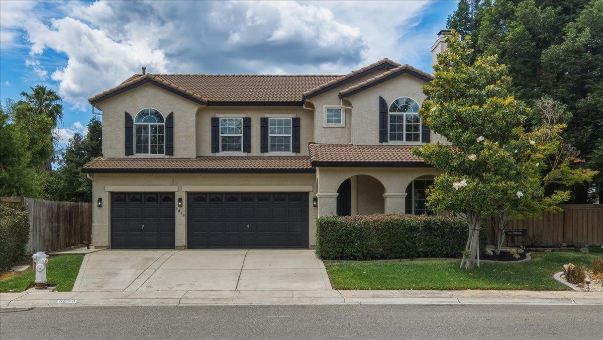 6070 Orchard View Drive