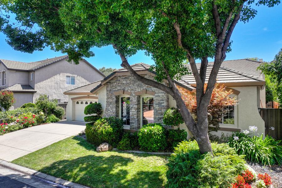 109 Tuscan Grove Court